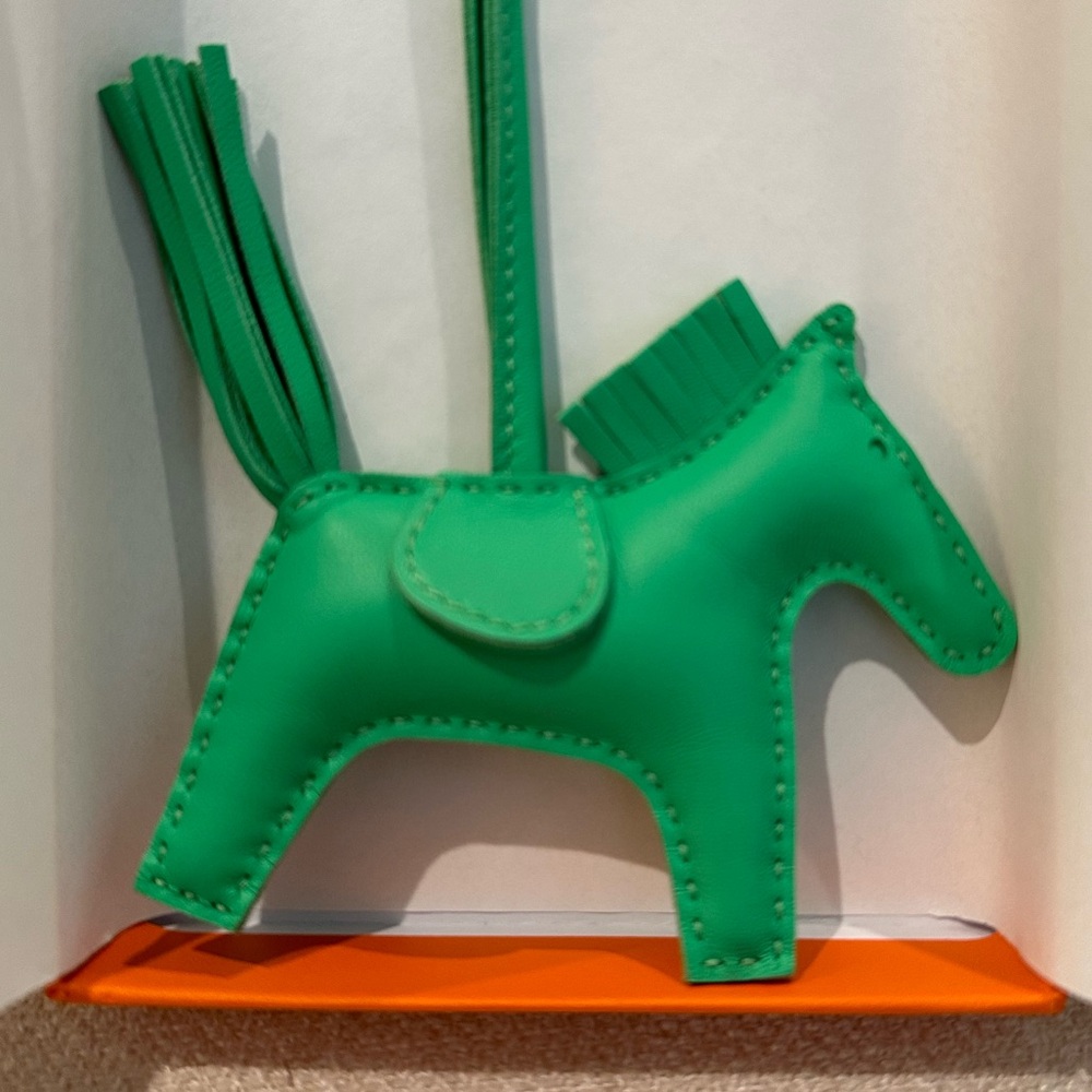 Hermes Rodeo PM, vert comic